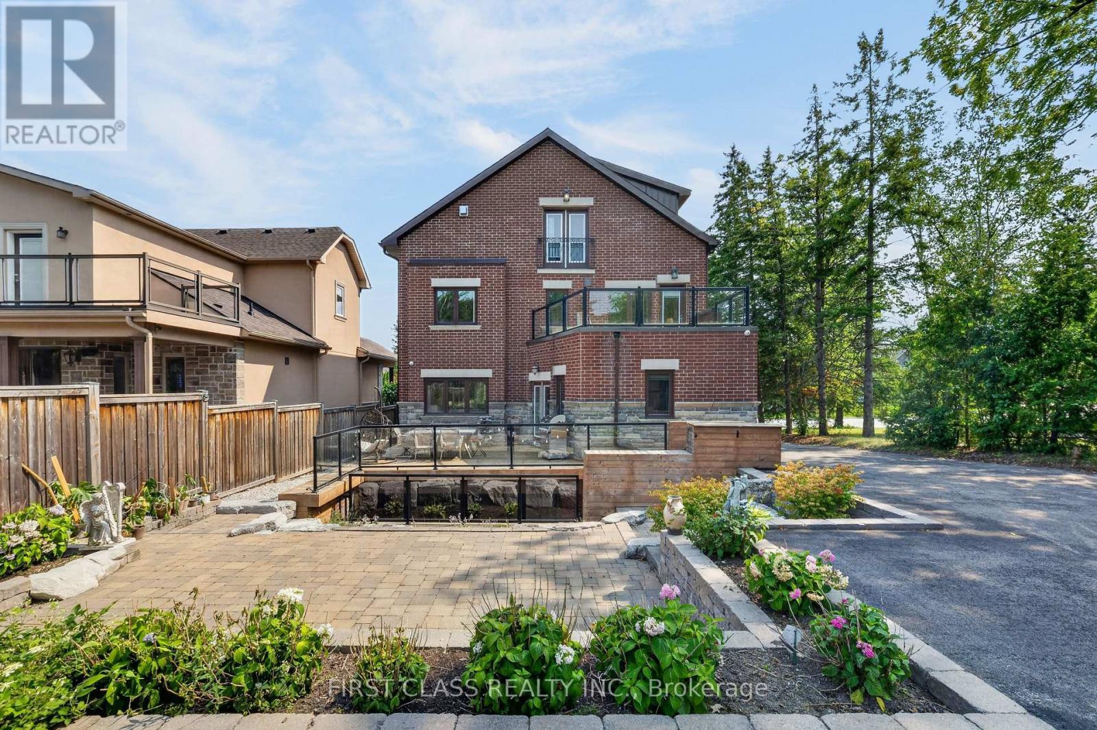 302 BROOKSIDE ROAD