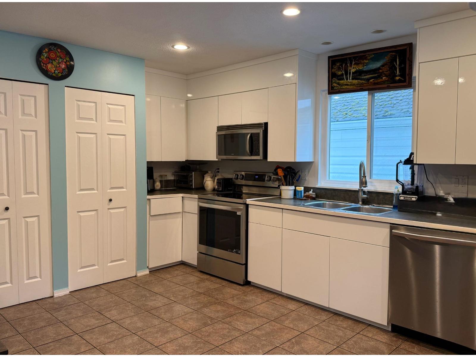 45276 CREEKSIDE DRIVE, West Chilliwack