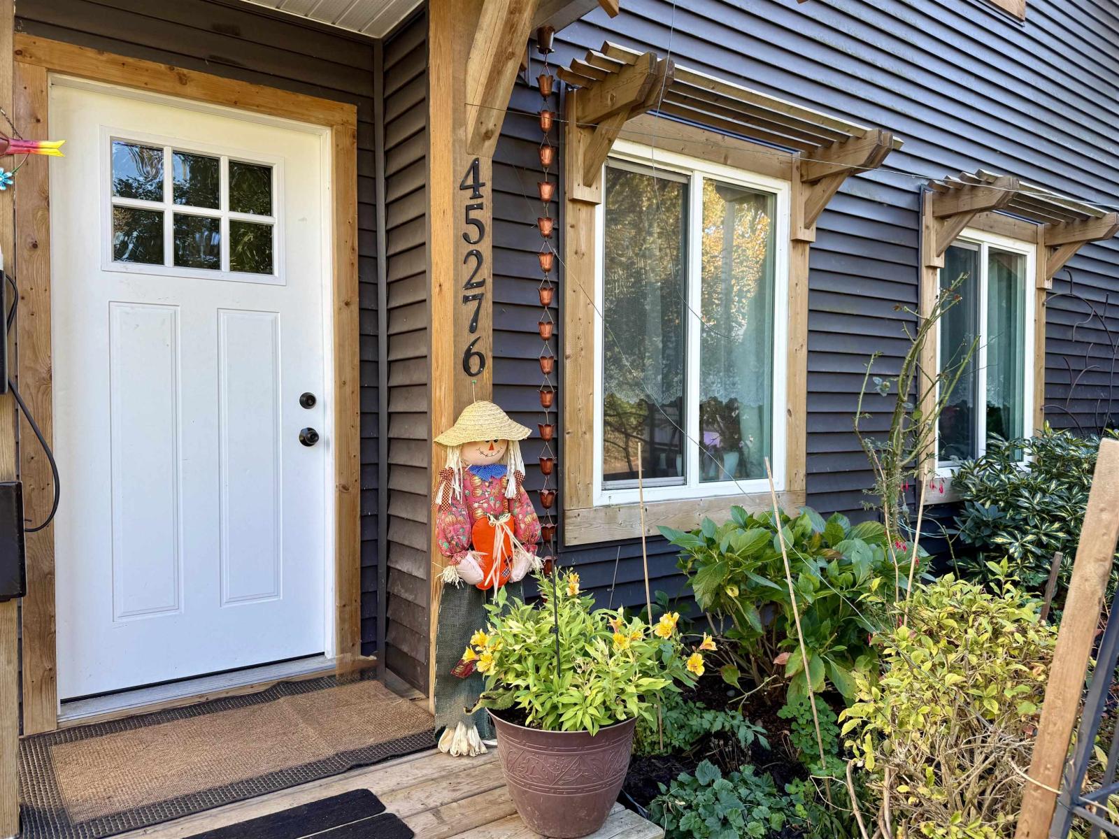 45276 CREEKSIDE DRIVE, West Chilliwack