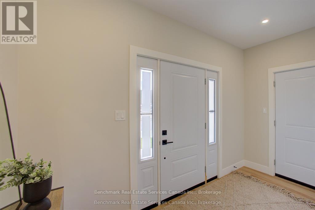 28 - 1182 QUEEN STREET