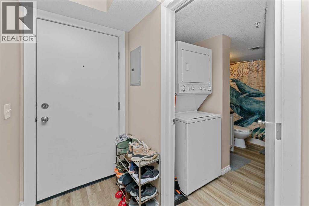 208, 2000 Applevillage Court SE