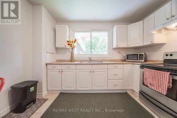 9510 Morning Glory Rd, Georgina (Pefferlaw), ON 4