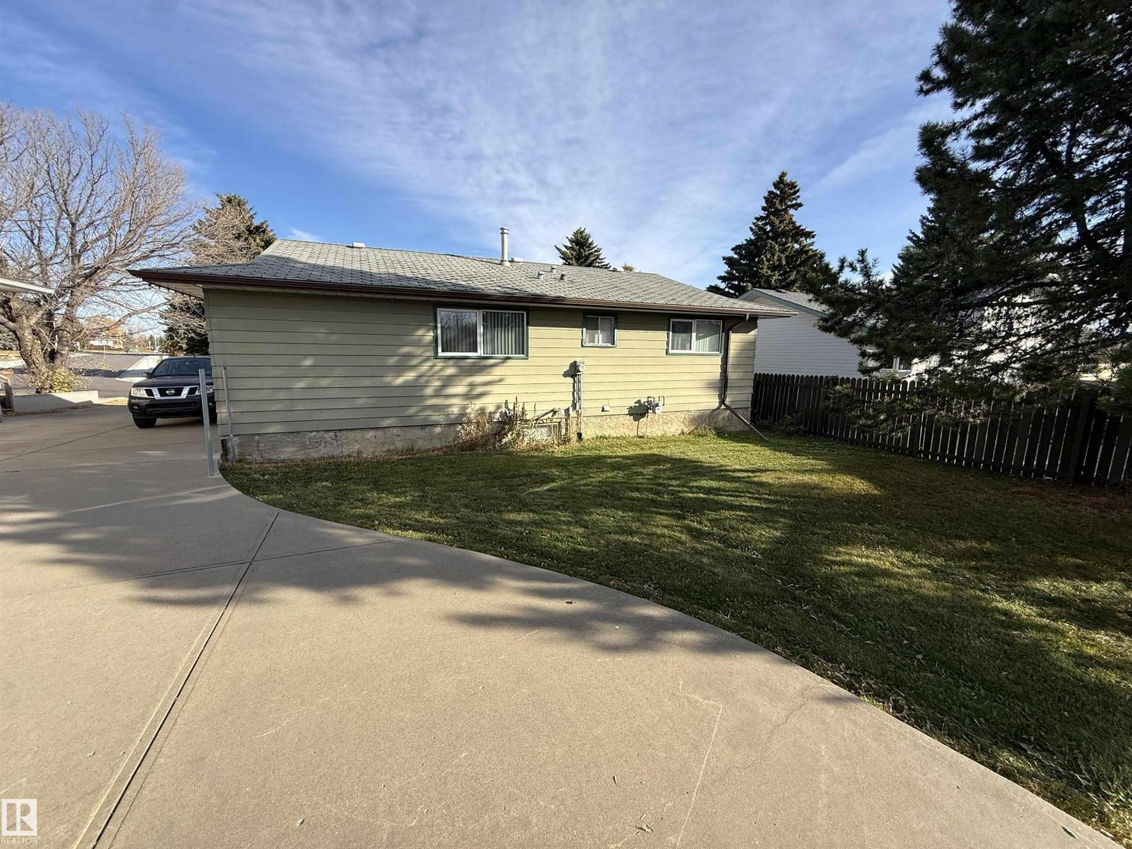 176 HUMBERSTONE RD NW