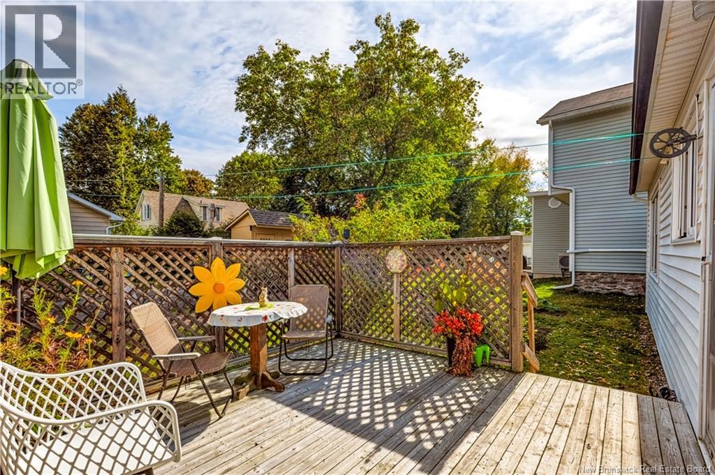 761 Byng Street - Photo 3