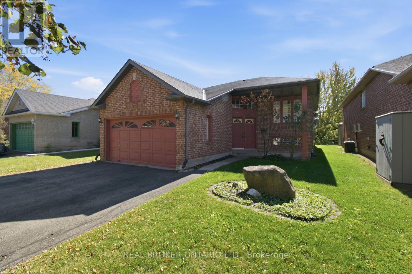 23 MADISON COURT W