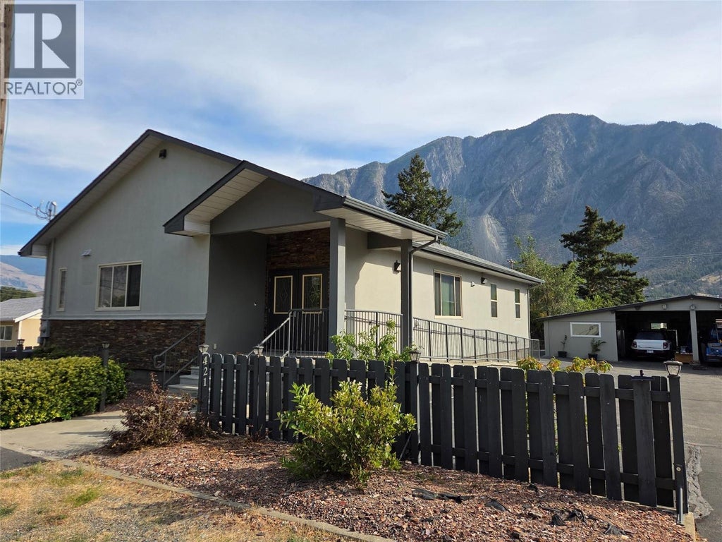 421 9TH AVENUE, KEREMEOS, BC V0X 1N3 - Image 1296779704.jpeg?d=l