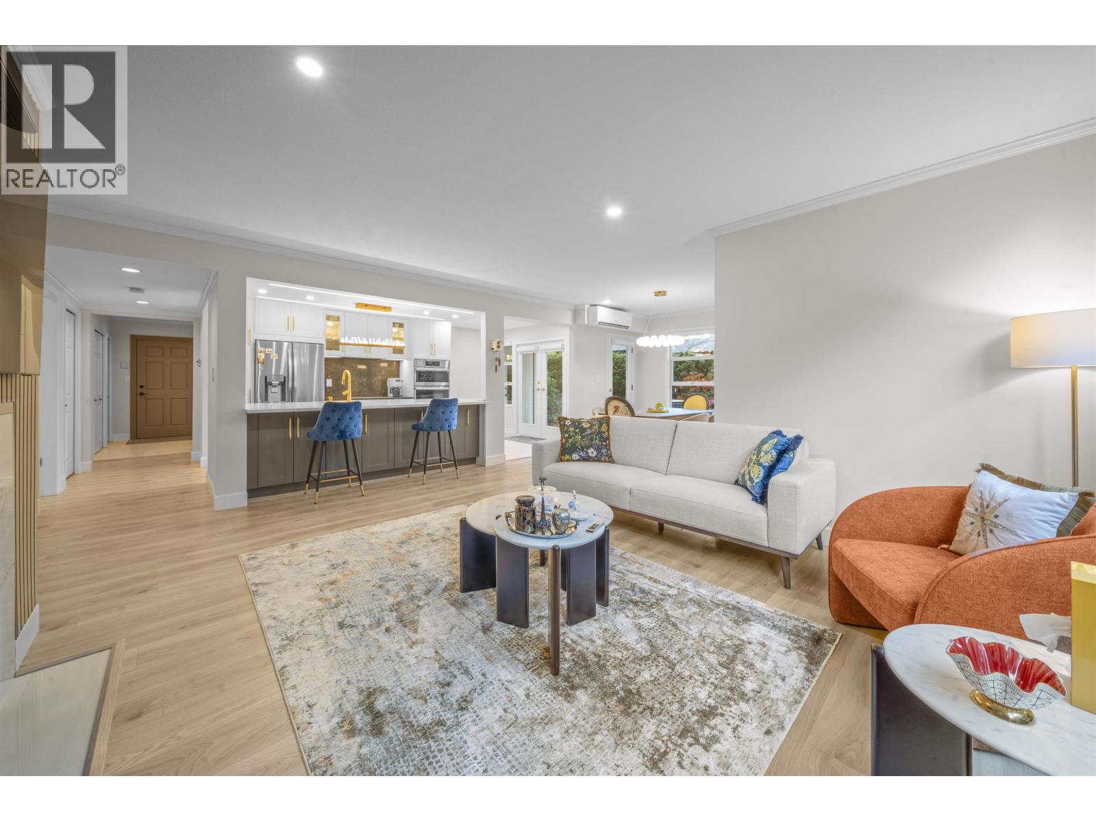 103 3399 CAPILANO CRESCENT