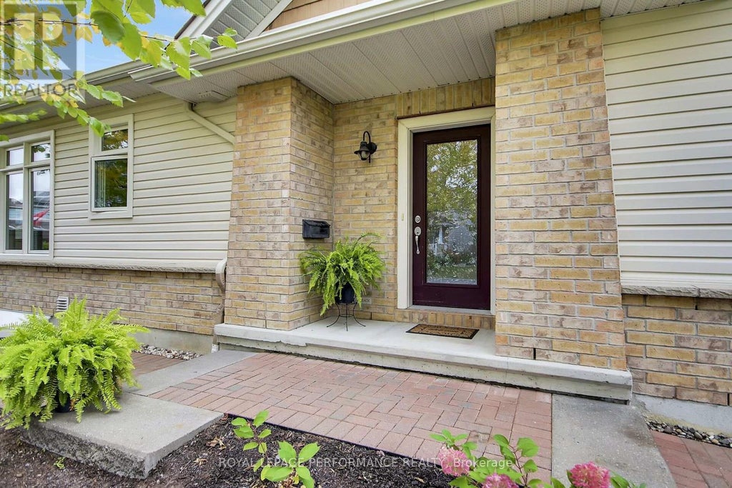 522 SILVERBELL CRESCENT, OTTAWA, ON K1T 0P1 - Image 534930897.jpeg?d=l