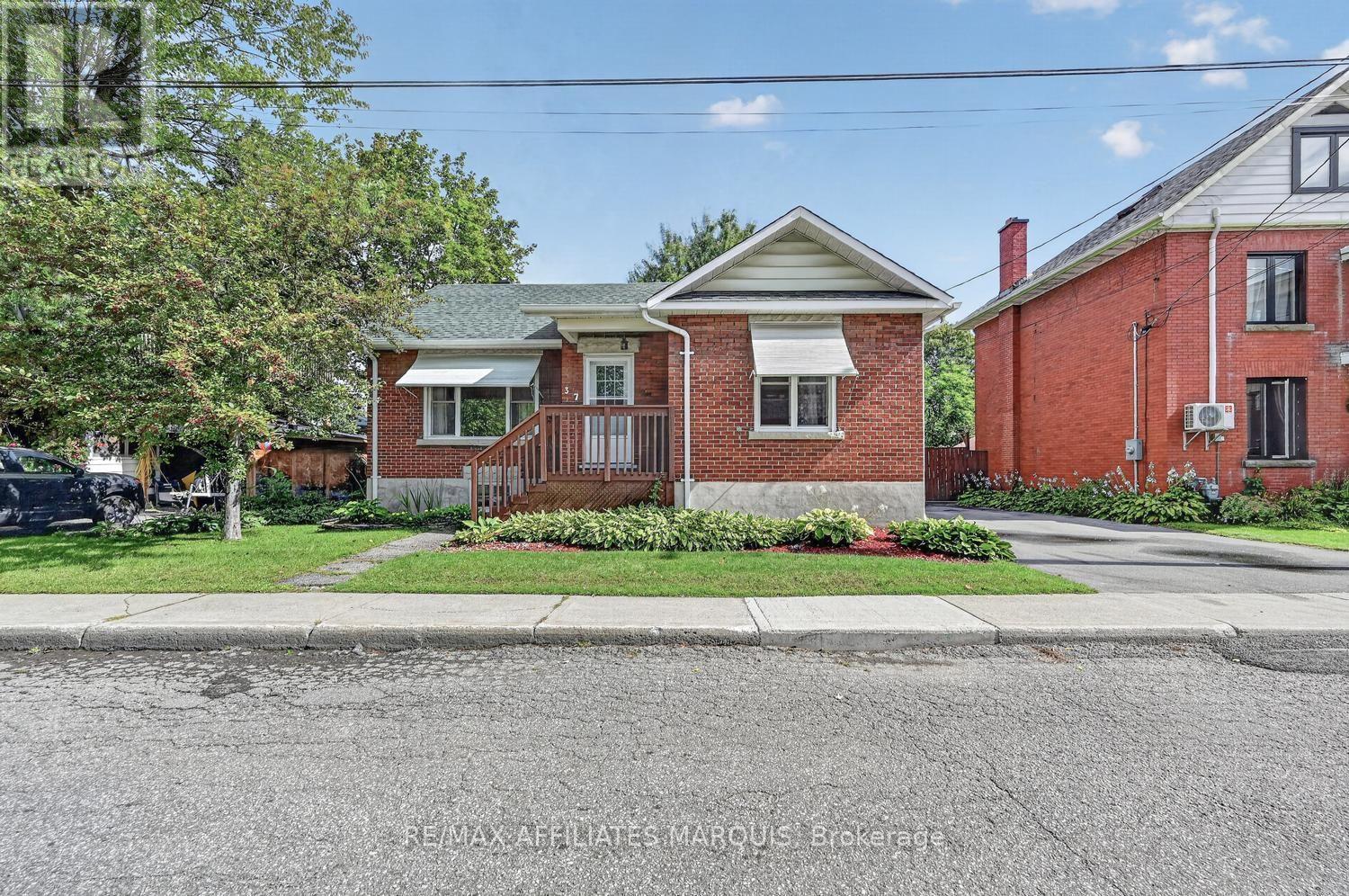 37 OGDEN AVENUE