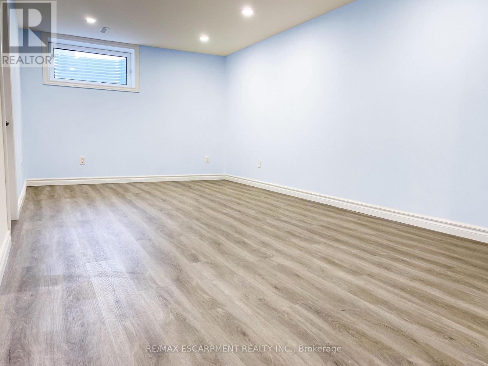 LOWER - 43 KANATA CRESCENT