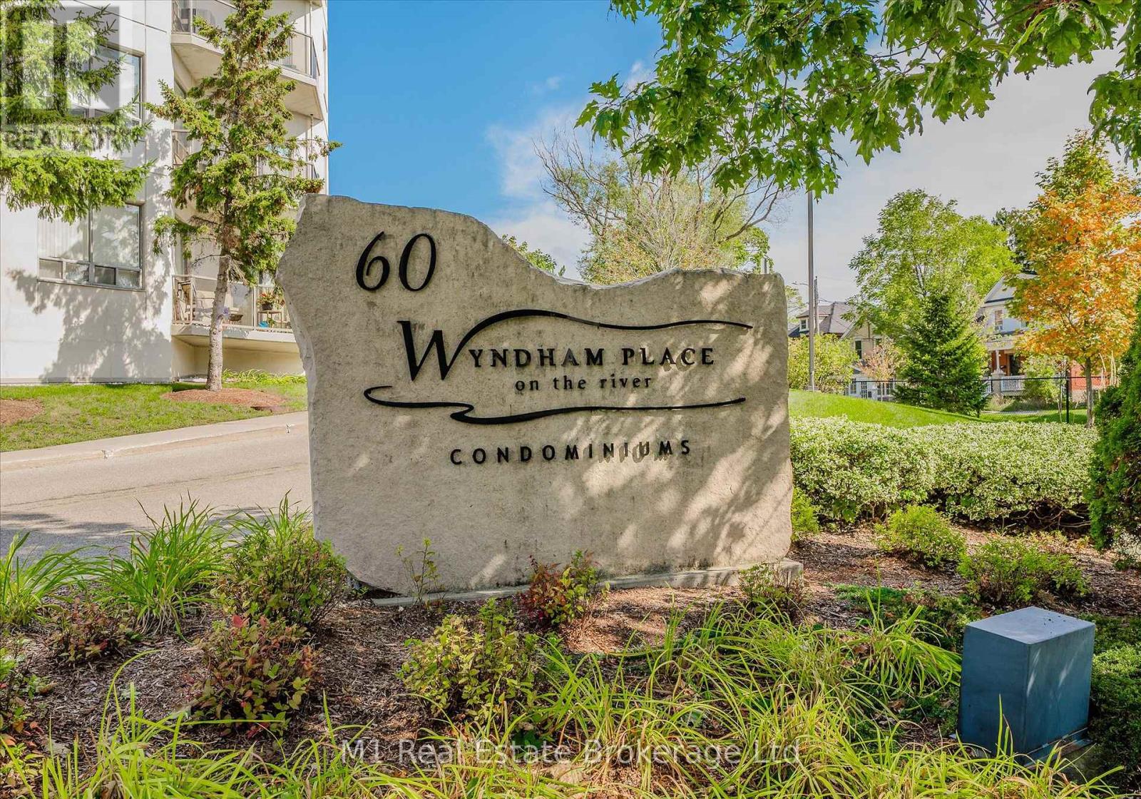 207 - 60 WYNDHAM STREET S