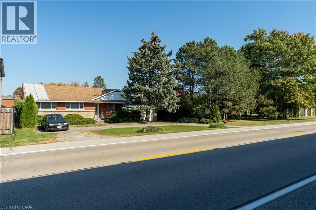 1023 NORTH SERVICE Road