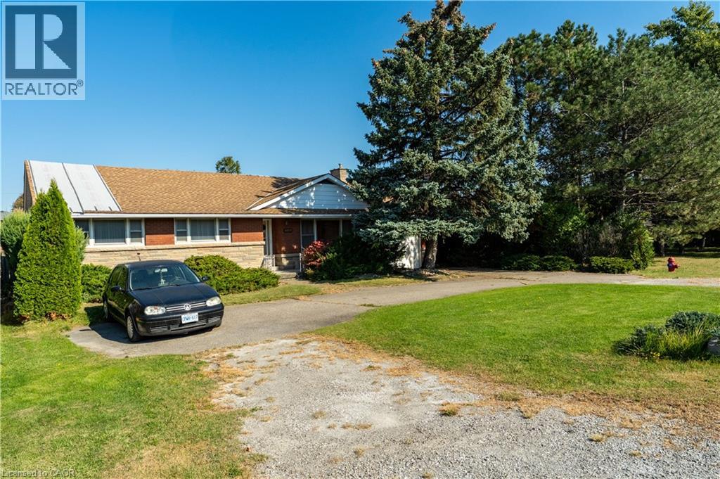 1023 NORTH SERVICE Road