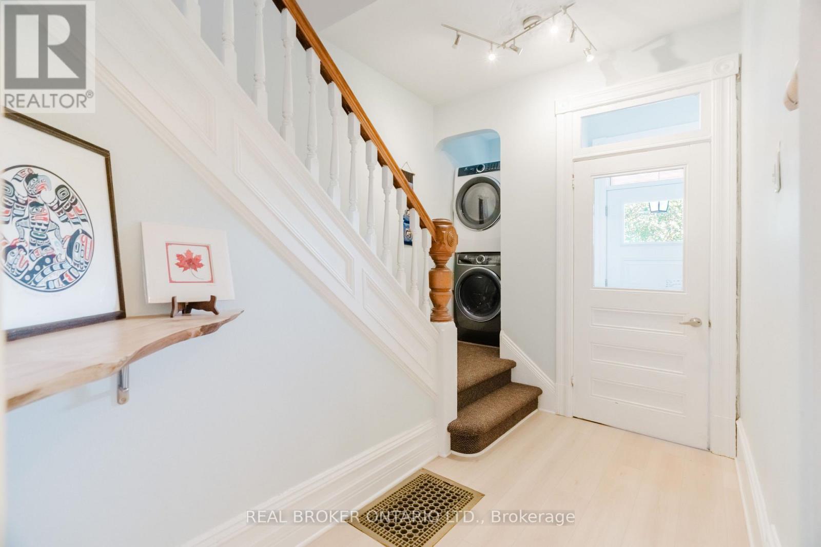 33 ARGYLE AVENUE