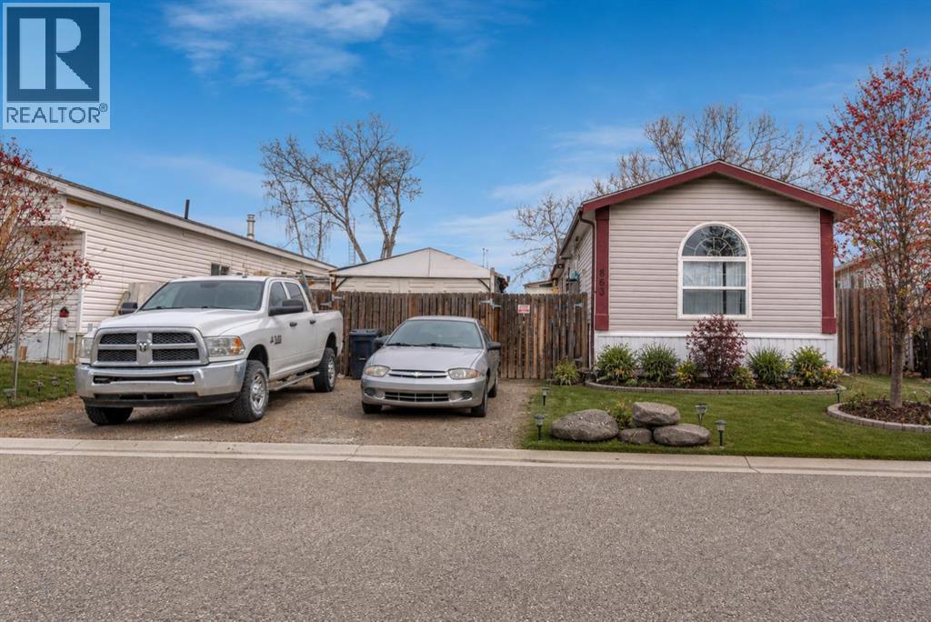 863 Brentwood Crescent