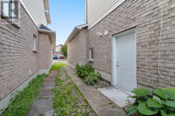 35 Weldon St, Whitby (Rolling Acres), ON 3