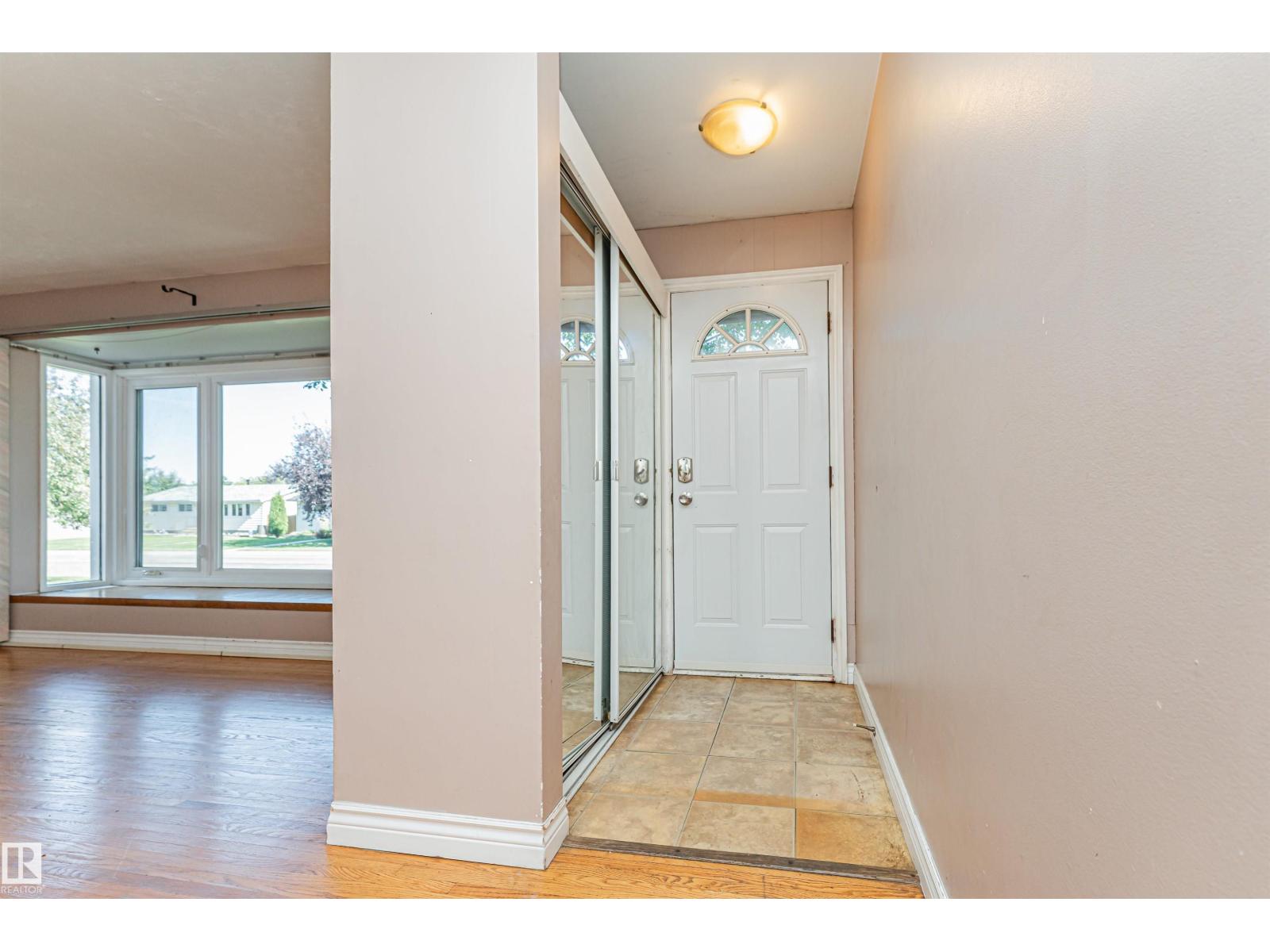 8610 157 ST NW