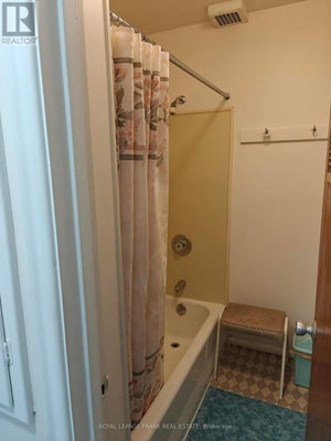 6 - 374 Central Park Blvd S, Oshawa (Central), ON 5