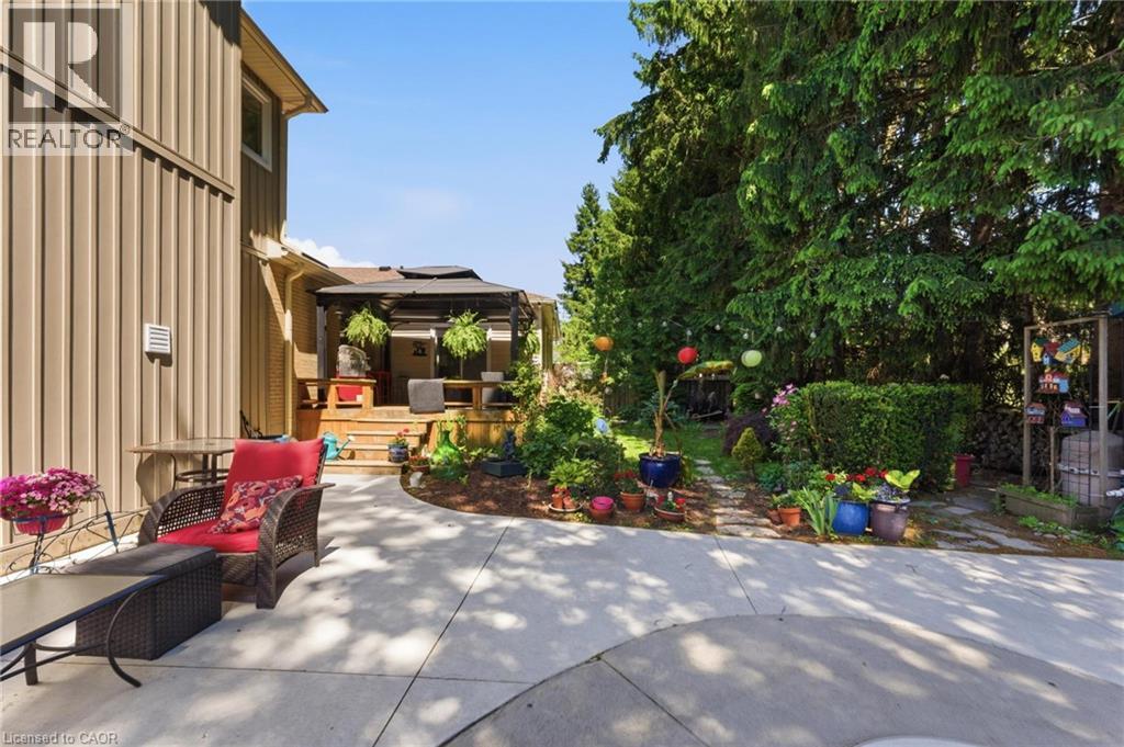 82 CUMMING Court Unit# UPPER
