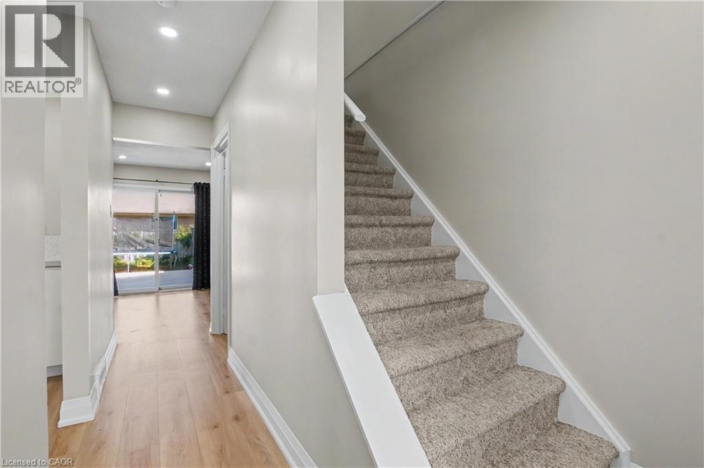 4 SEAFORTH Court