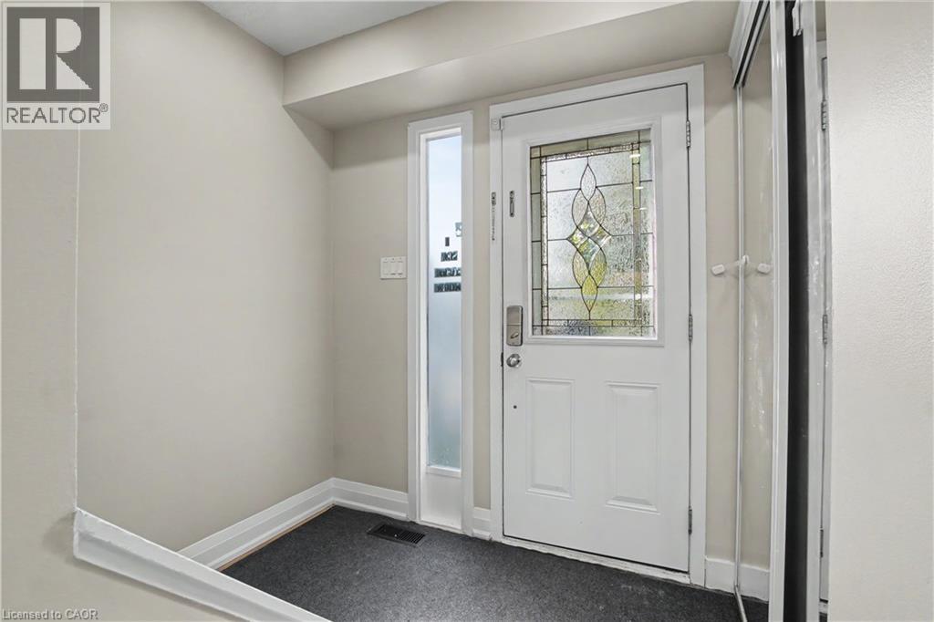 4 SEAFORTH Court