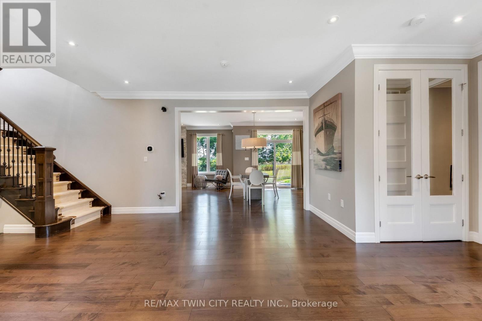3 - 258 EDGEWATER CRESCENT