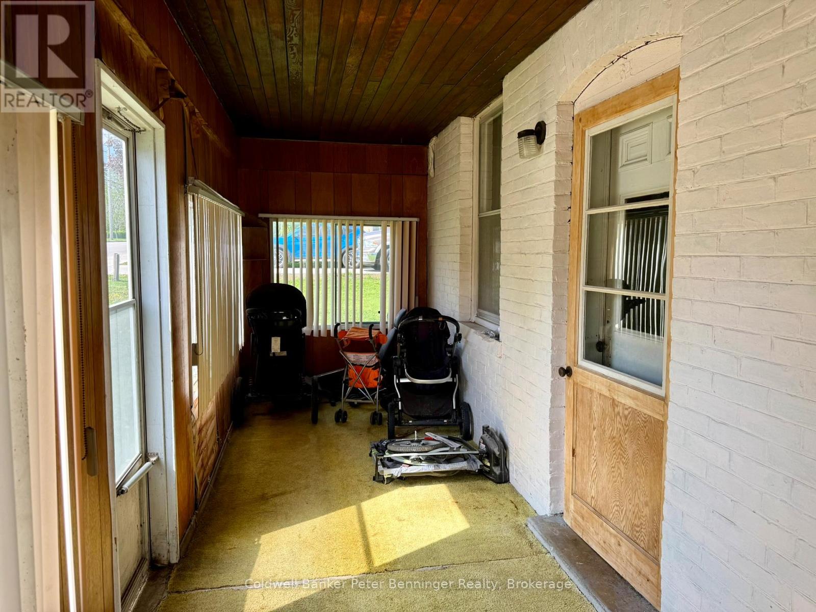 34 MCGIVERN STREET W