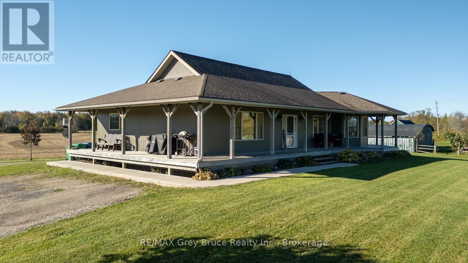 402622 GREY 17 ROAD