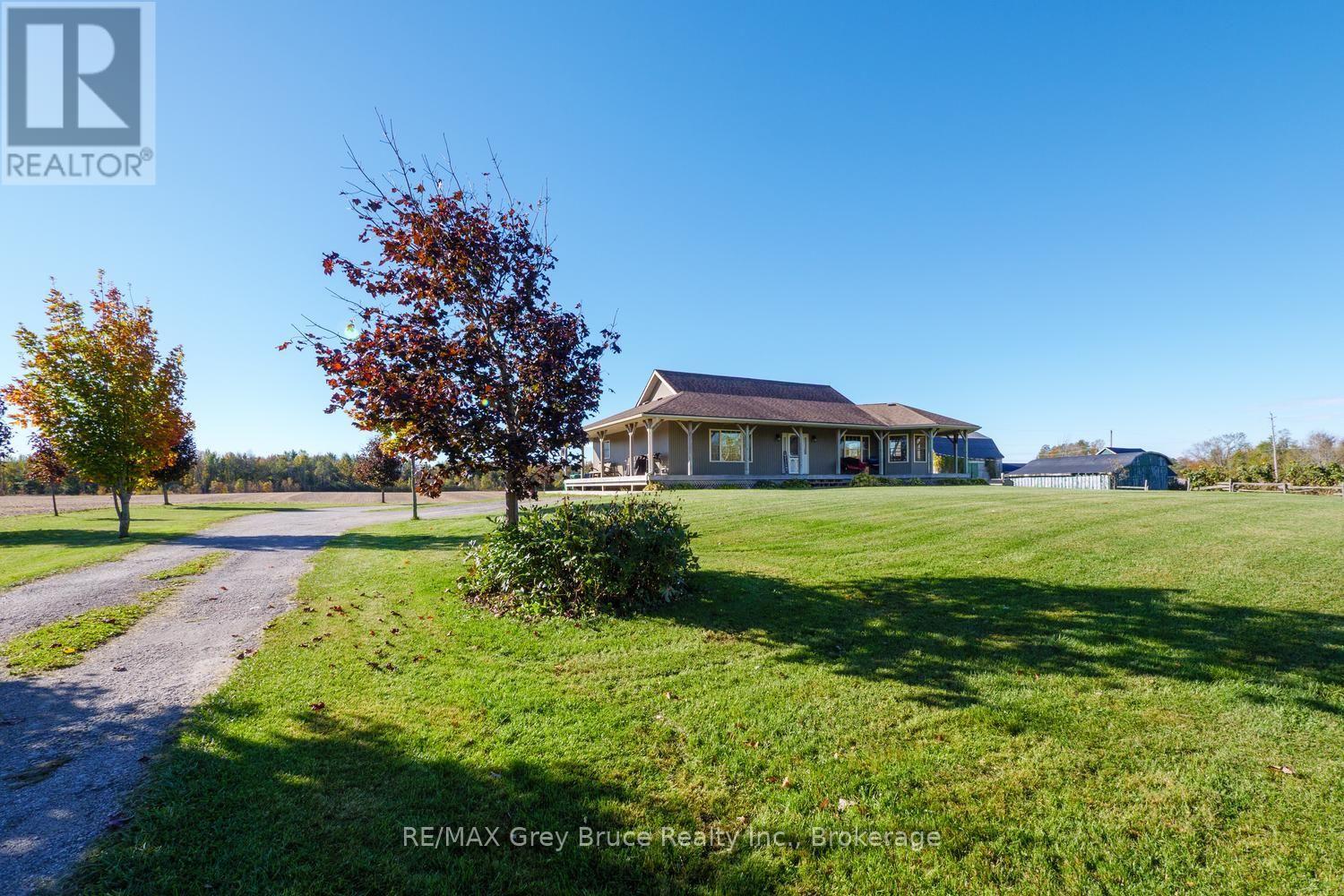 402622 GREY 17 ROAD