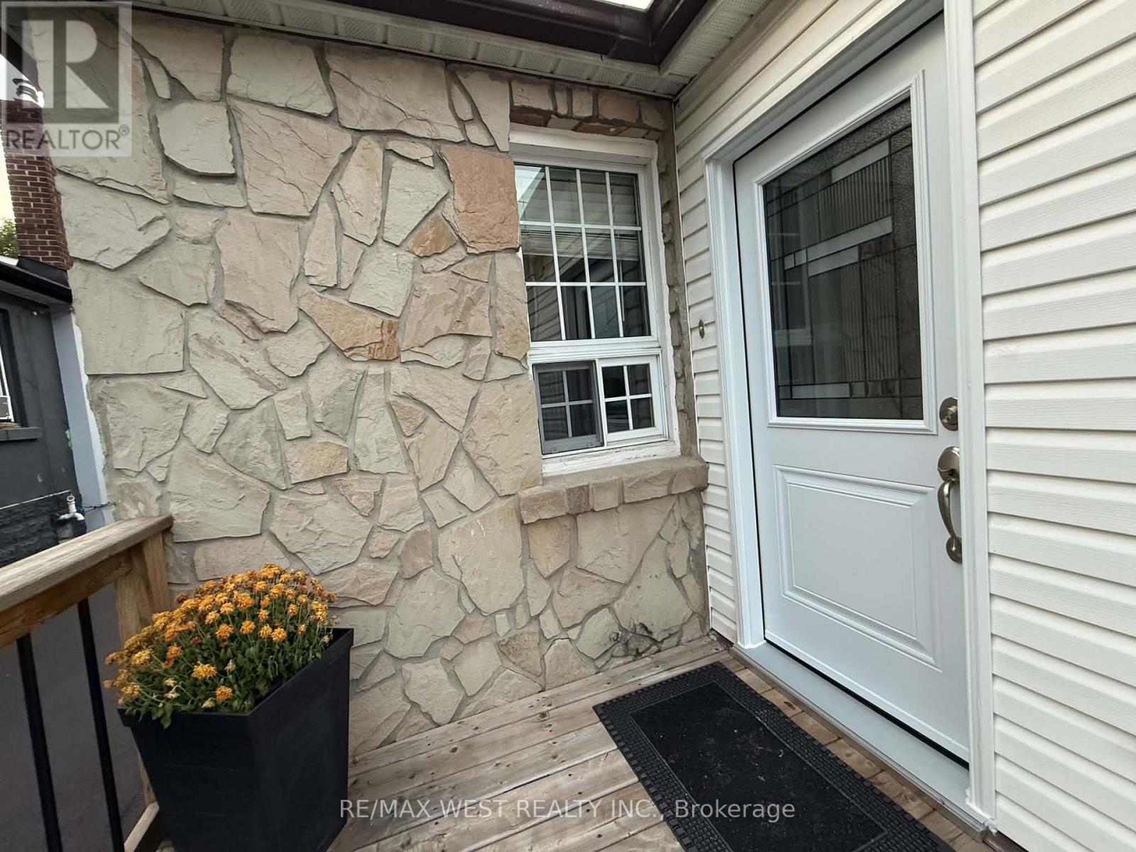 76 LABURNHAM AVENUE