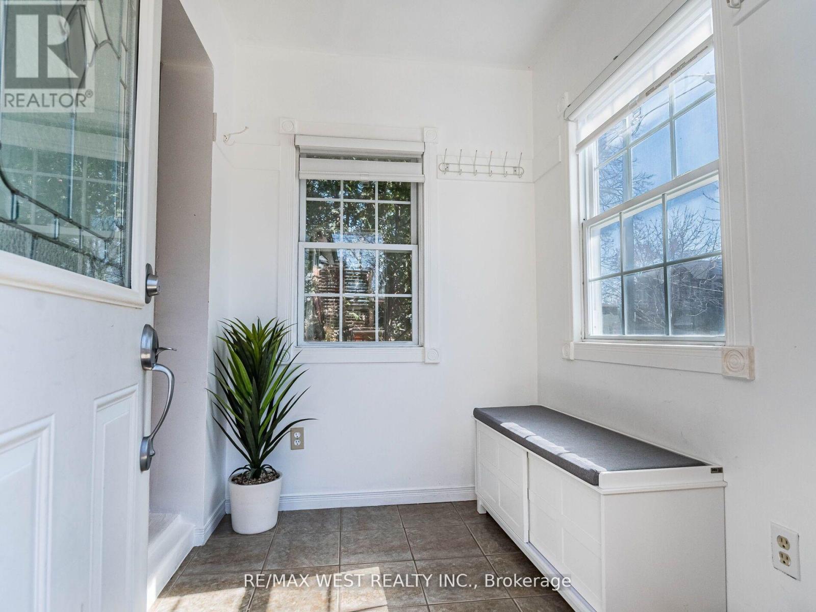 76 LABURNHAM AVENUE