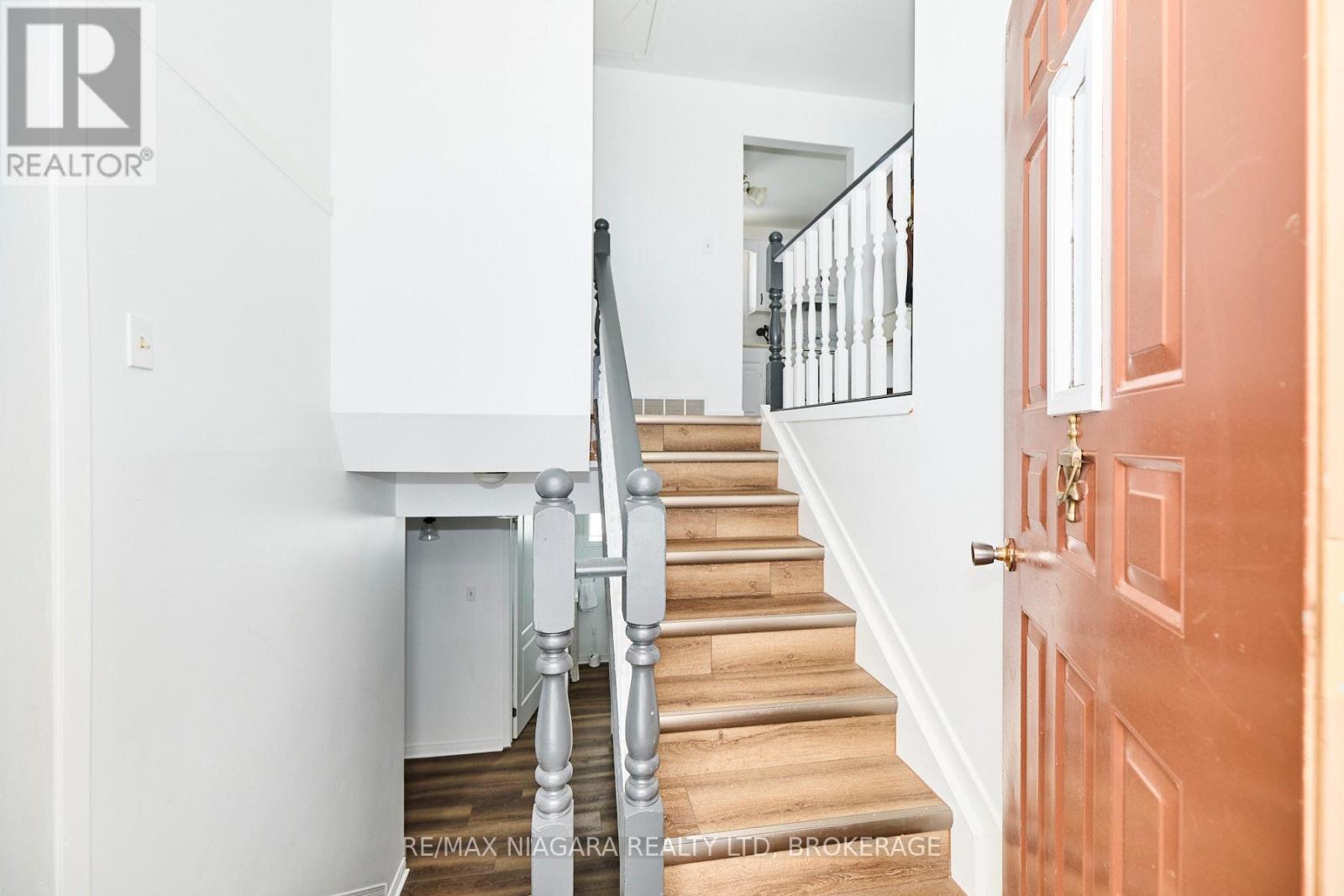 384 DOVERCOURT ROAD