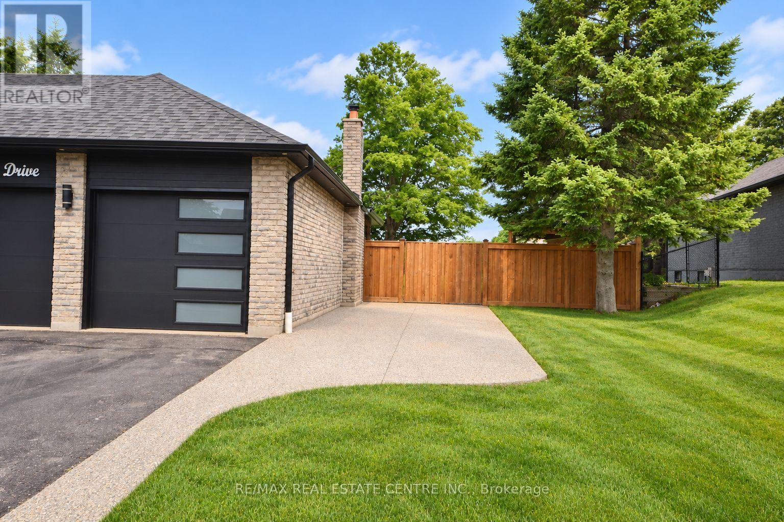 8 KEVINWOOD DRIVE