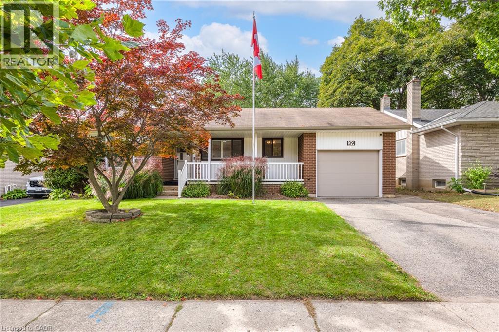 39 WREN Crescent