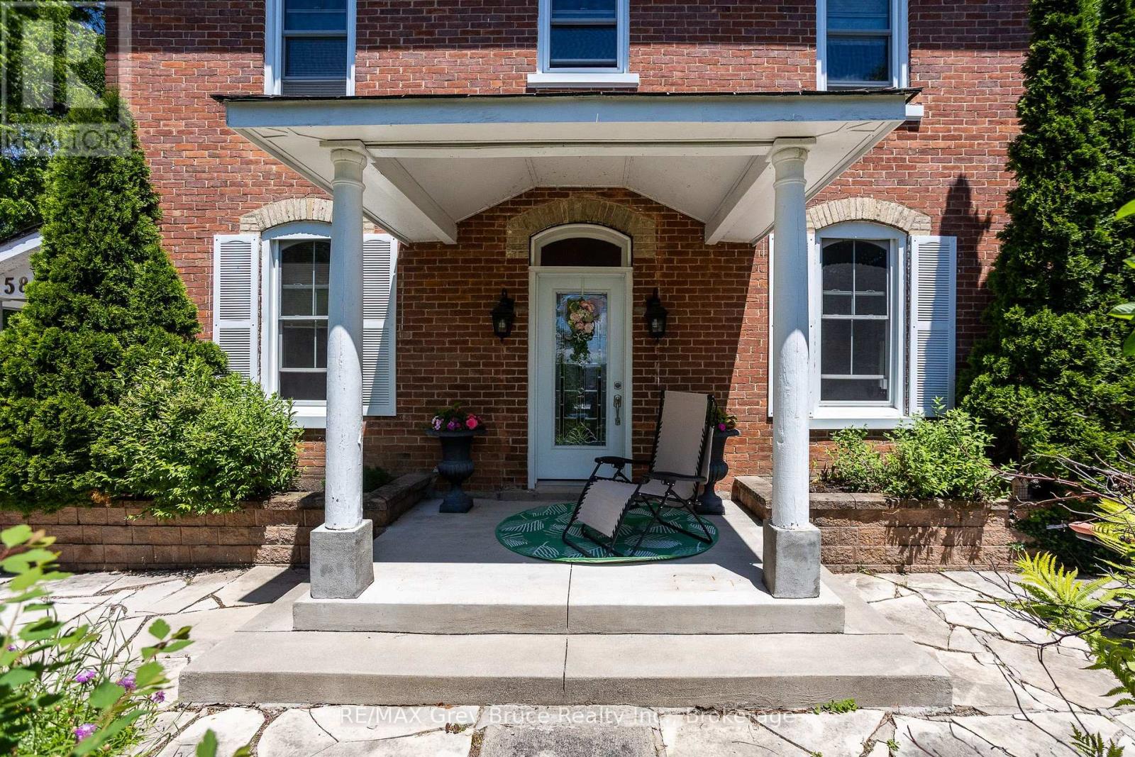 580 23RD STREET W