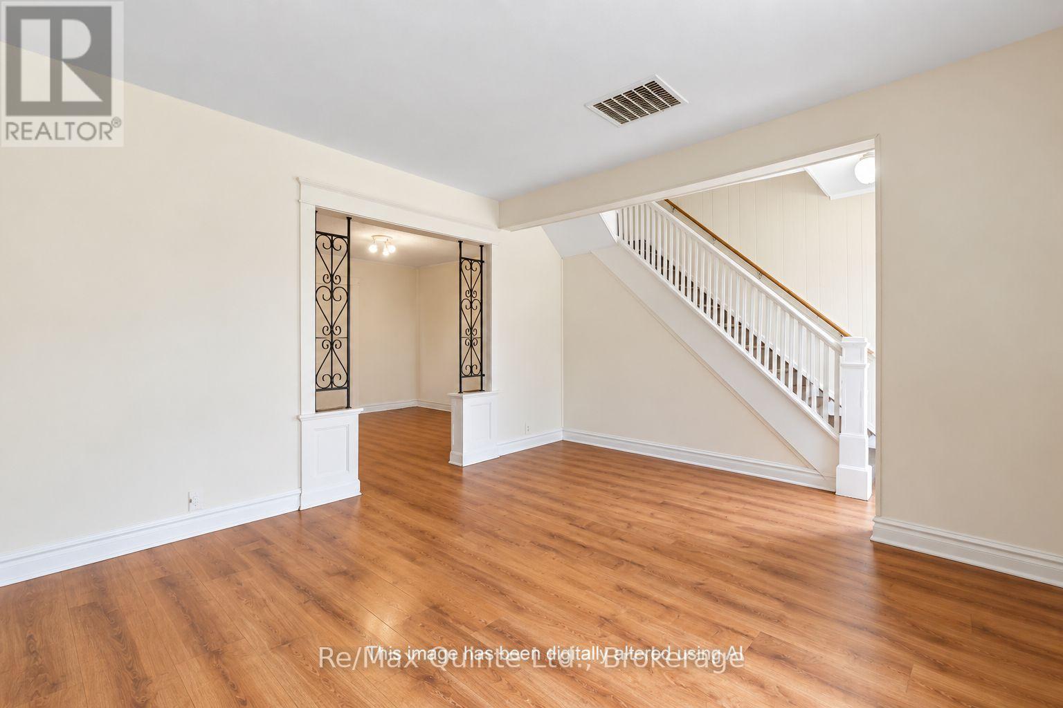 84 MOIRA STREET E