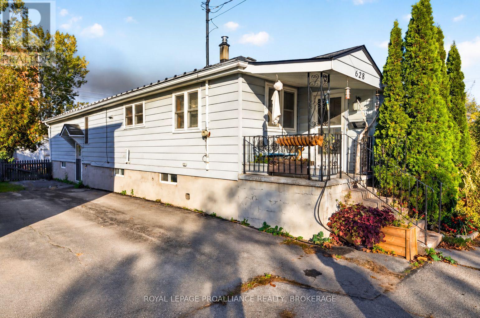 628 MACDONNELL STREET