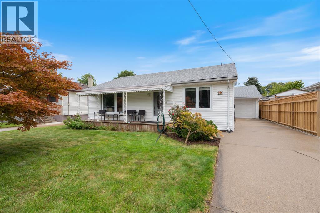 59 TWEEDSMUIR AVENUE - Photo 3