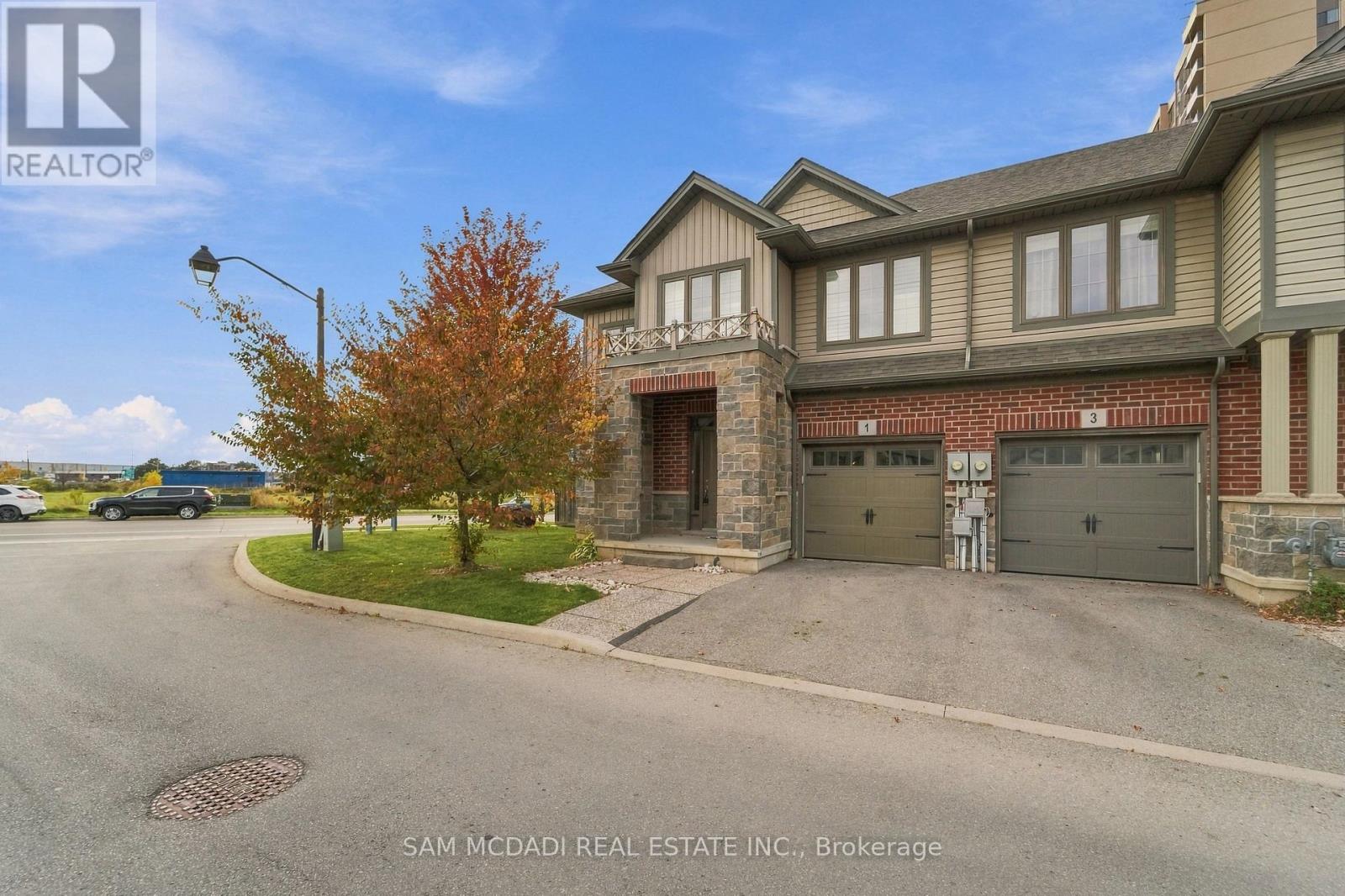 1 SOUTHSHORE CRESCENT