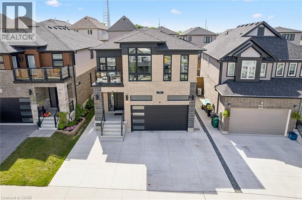 552 NATHALIE Crescent