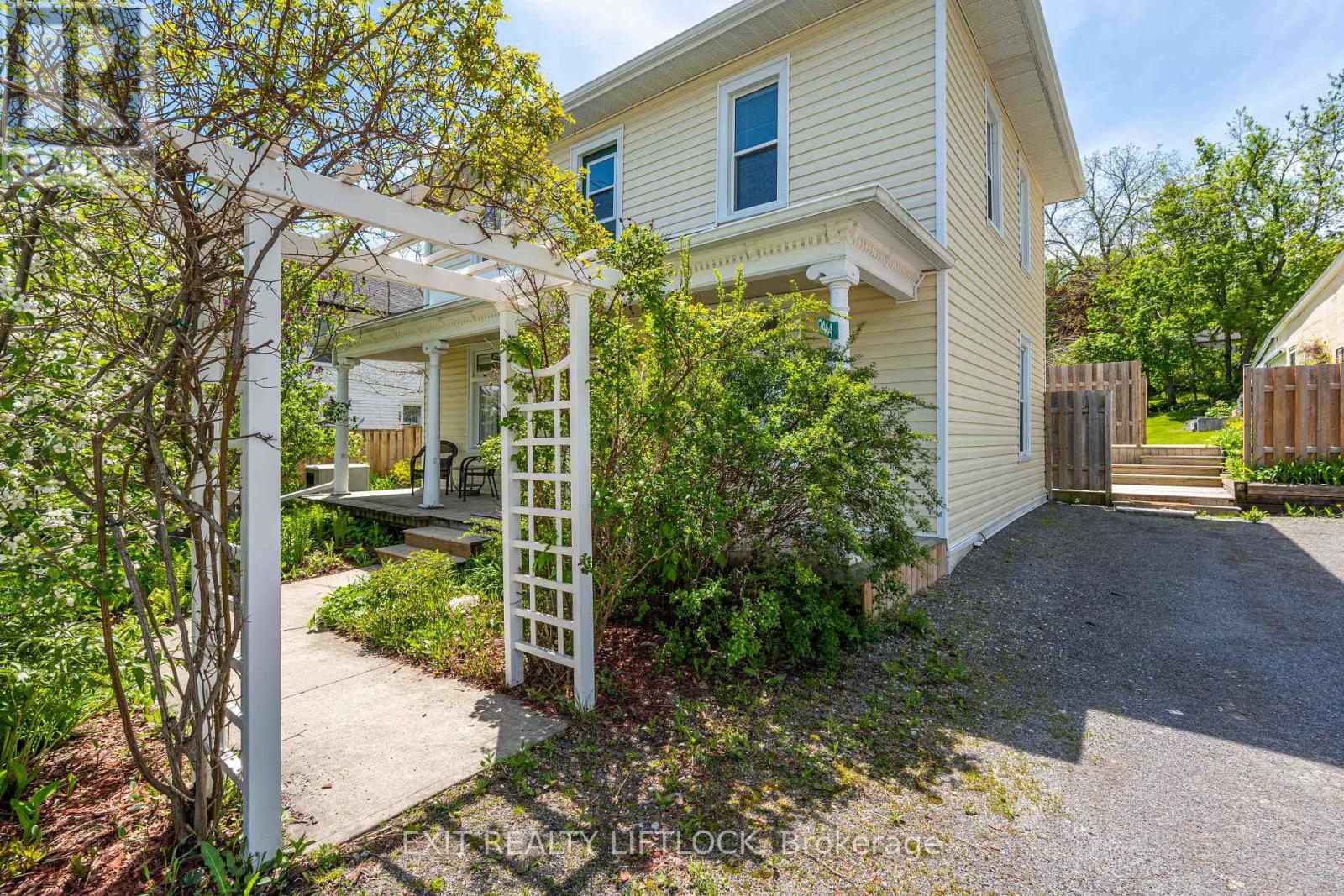 2464 QUEEN MARY STREET - Photo 3