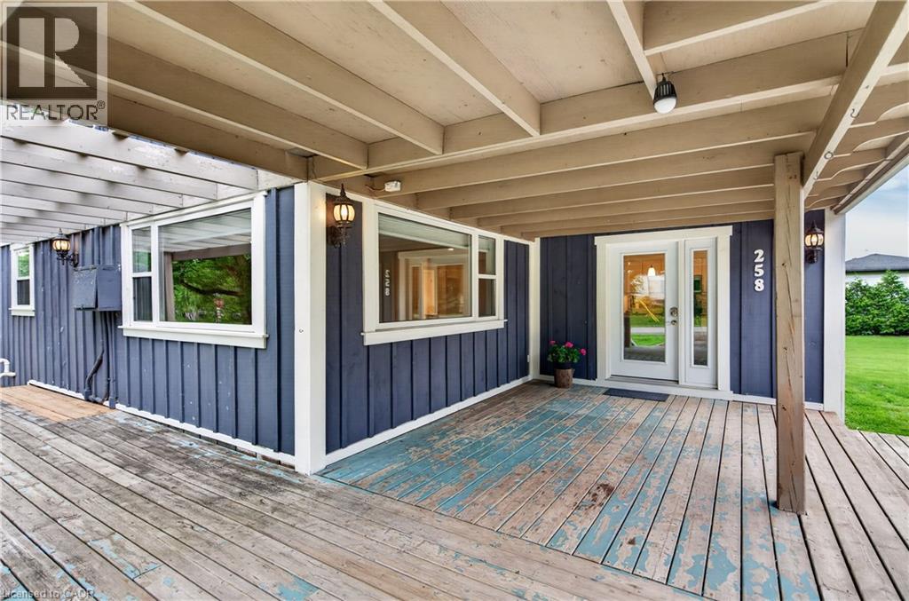 258 LYNDEN Road