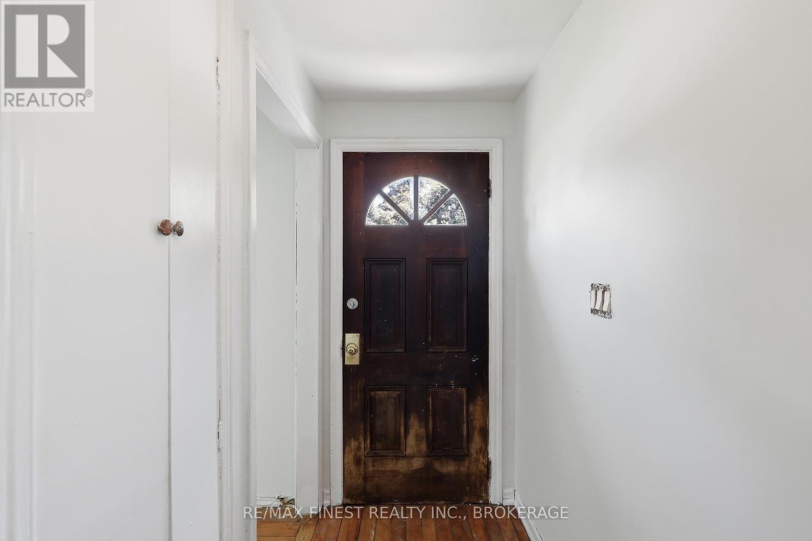 734 PORTSMOUTH AVENUE