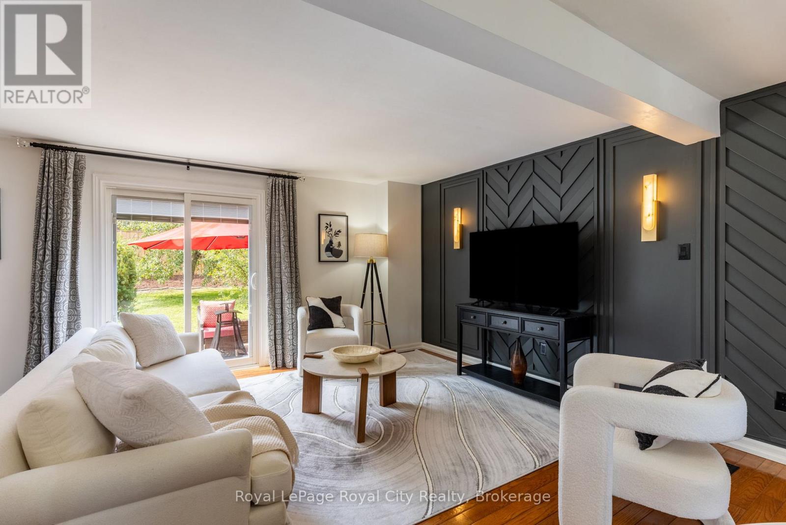 245 ELMIRA ROAD S