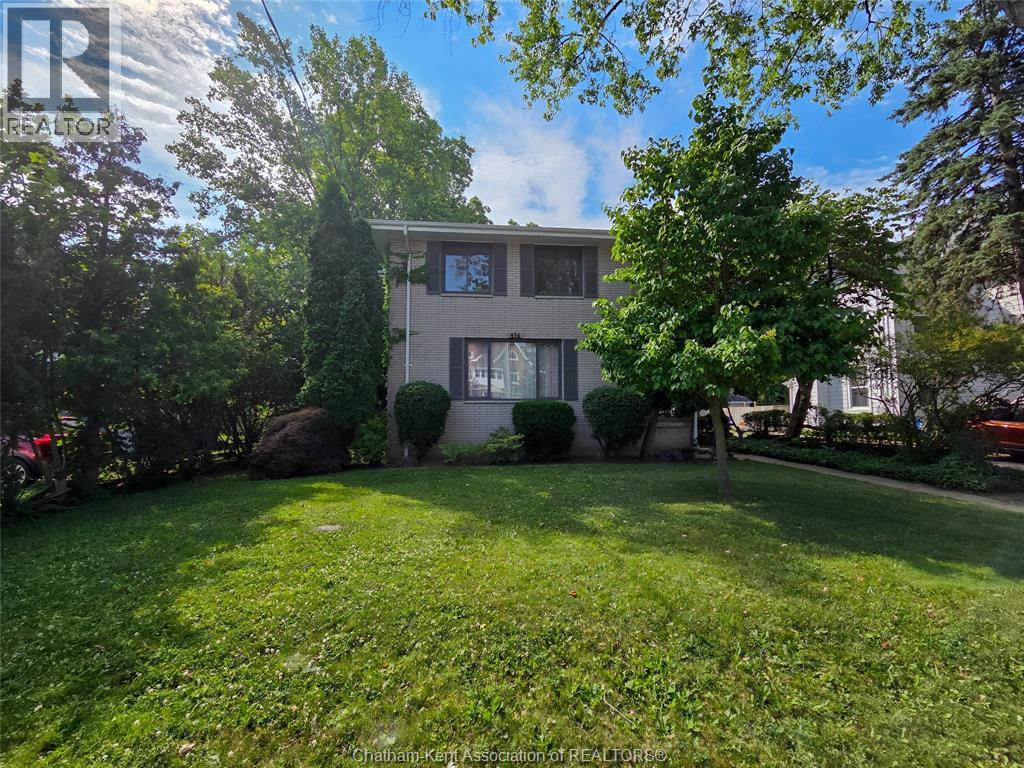 454 King STREET West