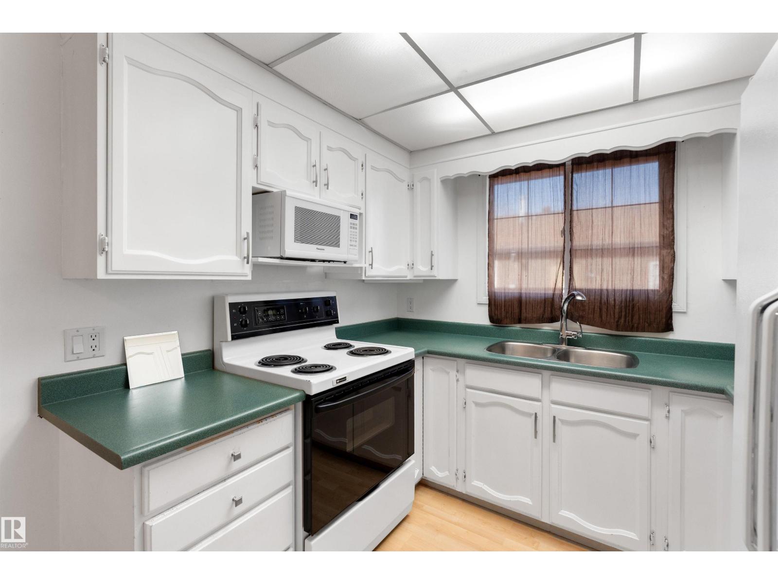 1720 65 ST NW
