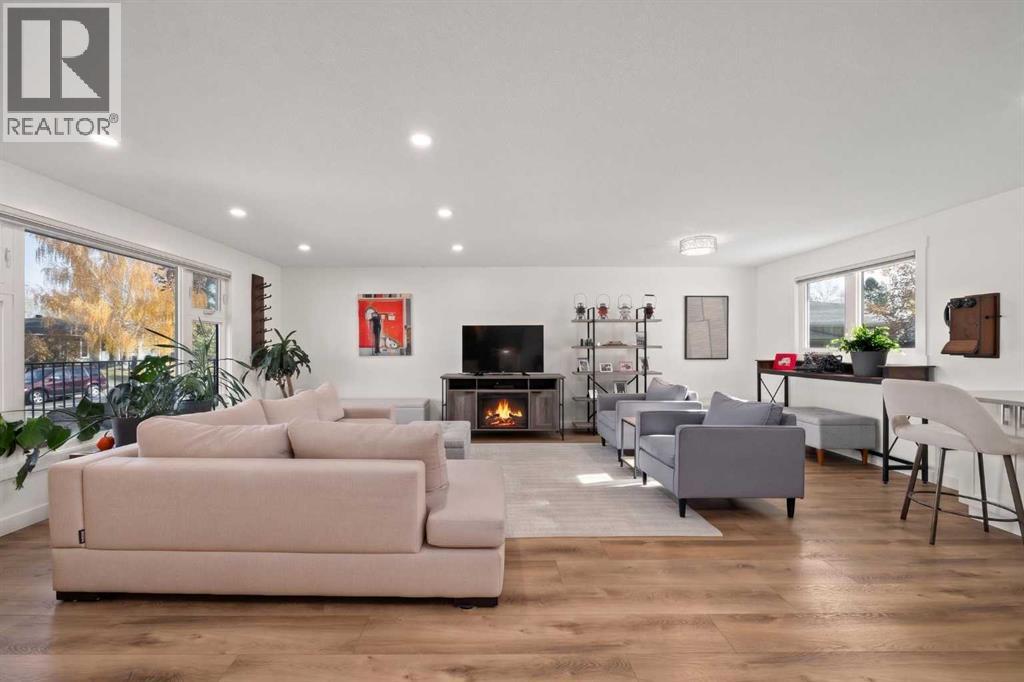 111 Lynnview Crescent SE