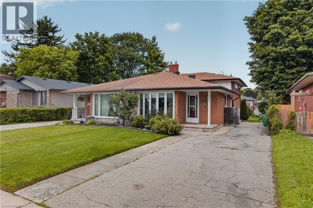 1393 PINEVIEW Avenue