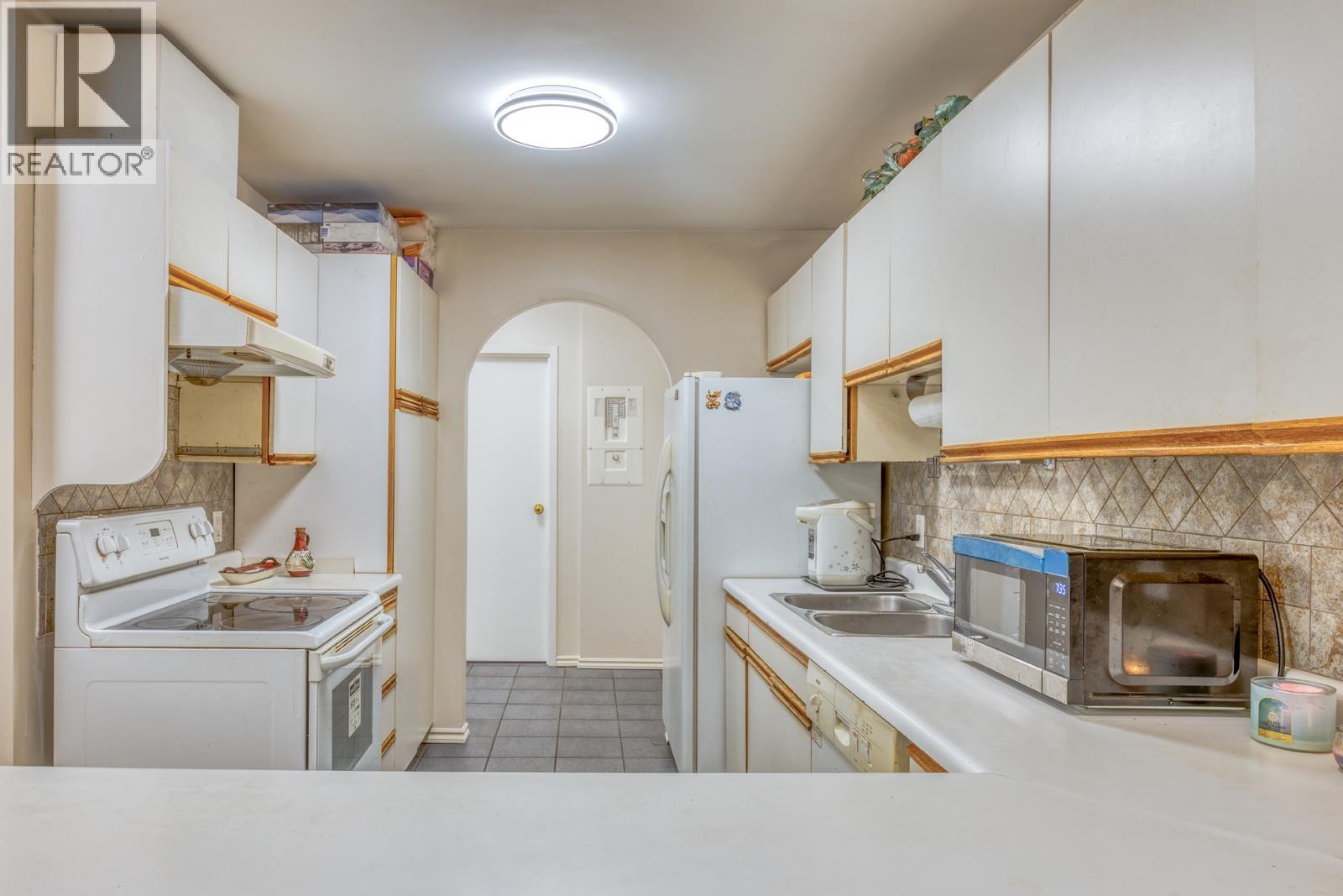 T4907 3980 CARRIGAN COURT