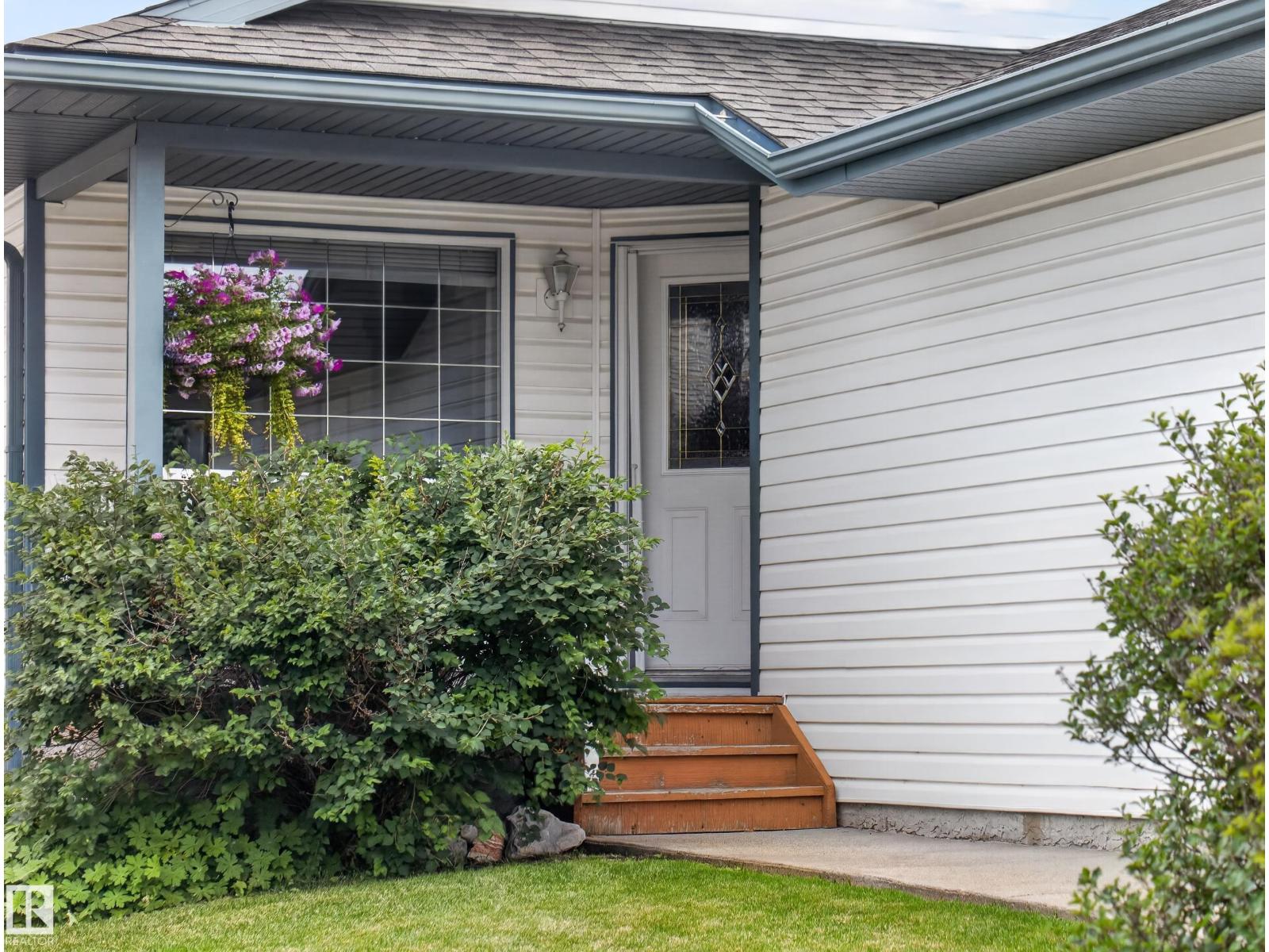 46 HAWTHORNE CR